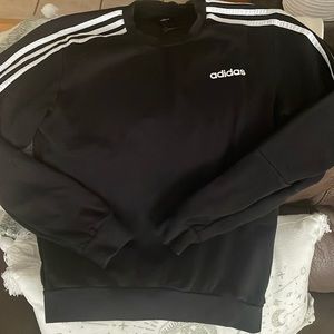 Adidas sweater brand new without tags ✨